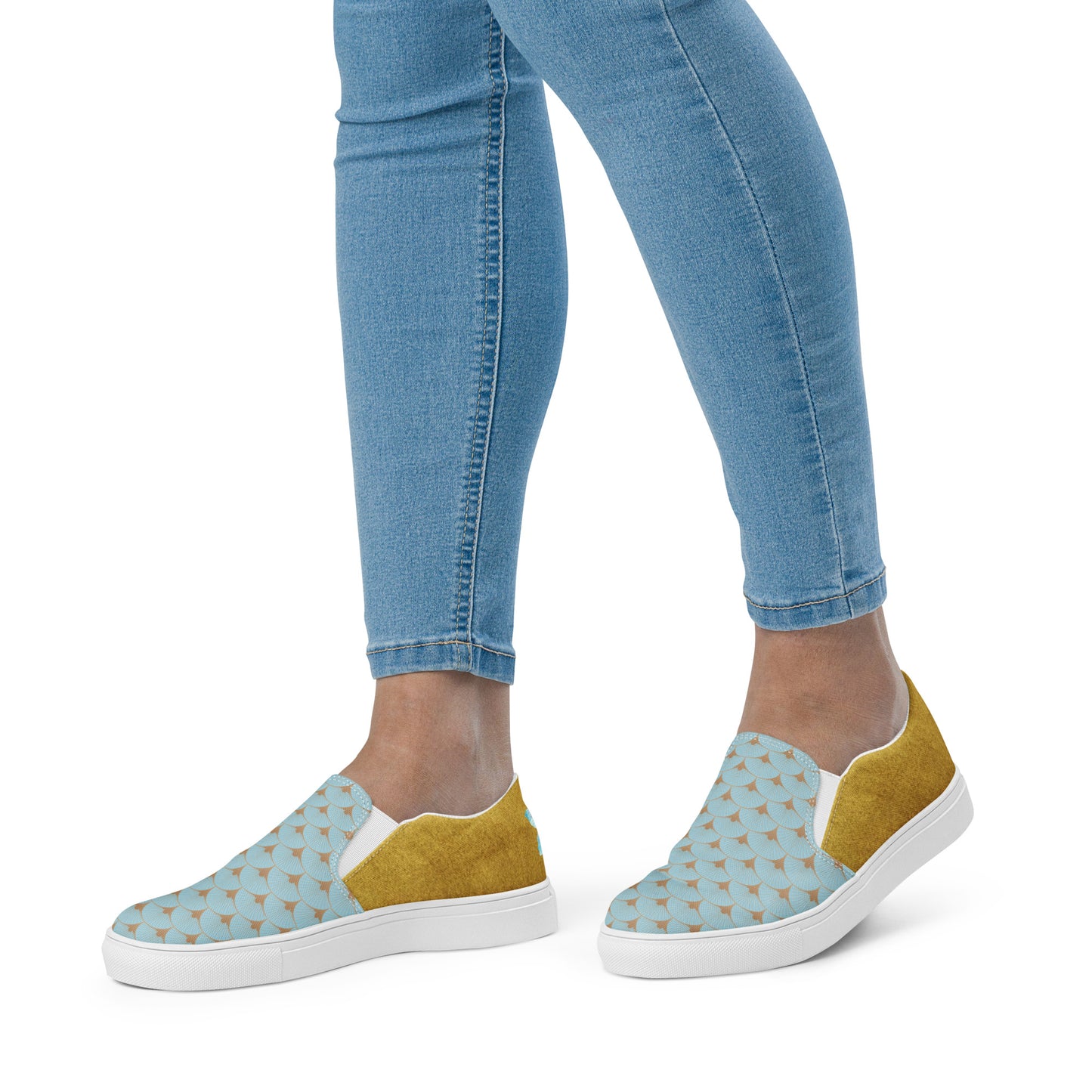 Women’s slip-on canvas shoes (Colorful Fish)